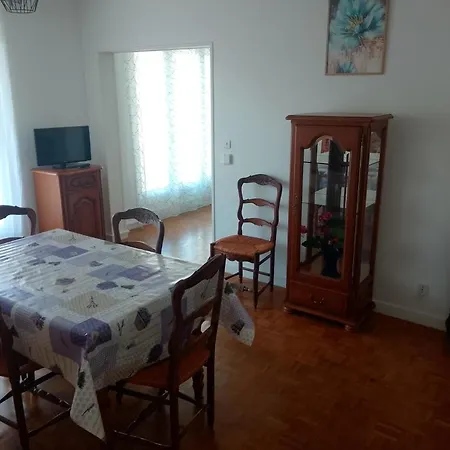 Chez Stef, 5 Mns Centre Ville, Parking Prive, Proche Tous Commerces, Wifi * Montélimar
