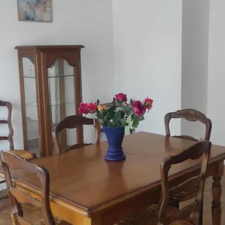 Chez Stef, 5 Mns Centre Ville, Parking Prive, Proche Tous Commerces, Wifi *